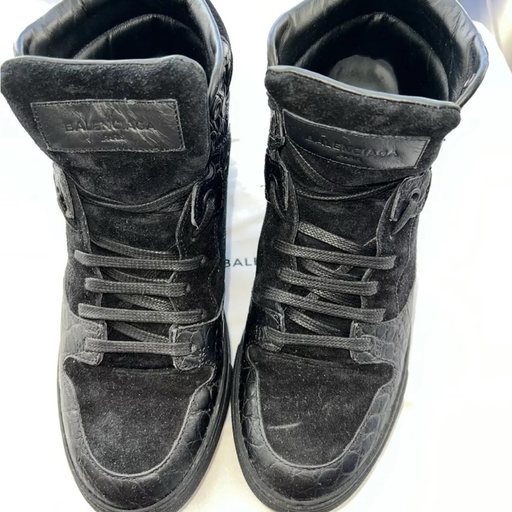 Balenciaga Leather and Suede Women’s Black High-Top Sneakers - Picture 5 of 13